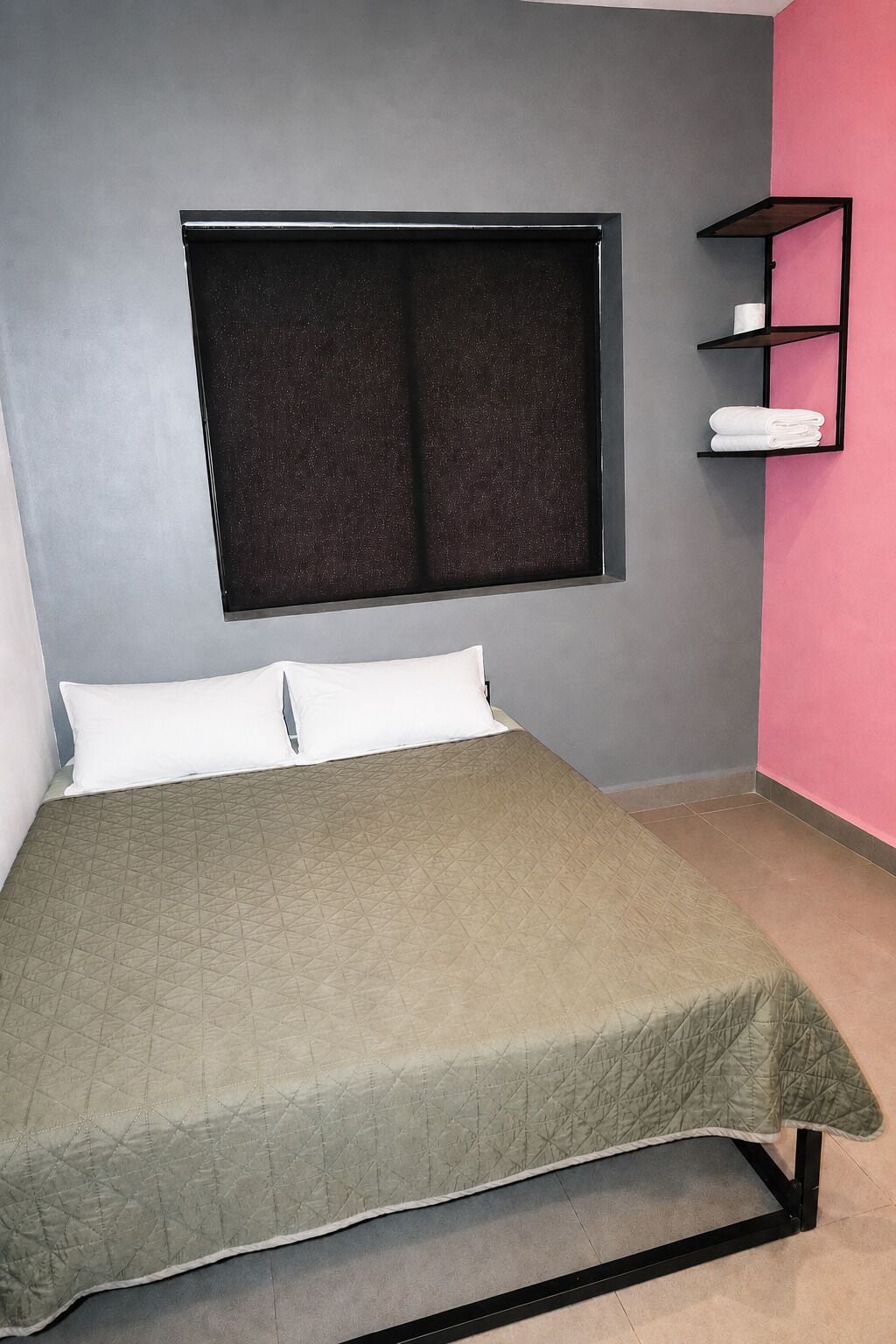 Executive Single Room, 1 Queen Bed, Kitchenette | Minibar, WiFi (free), bed sheets
