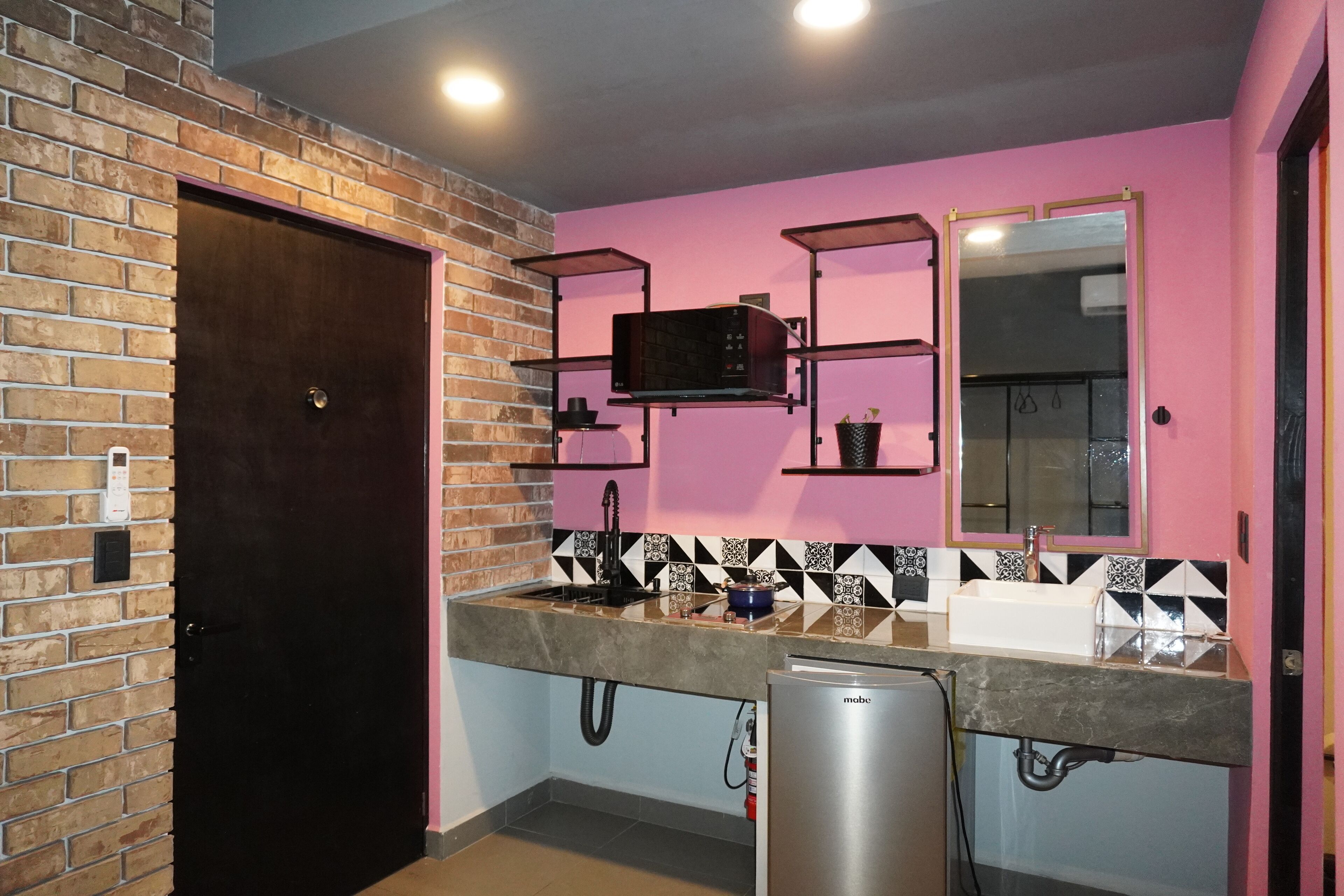 Foto - Estudios amueblados y equipados con cocineta en ubicación Céntrica MTY