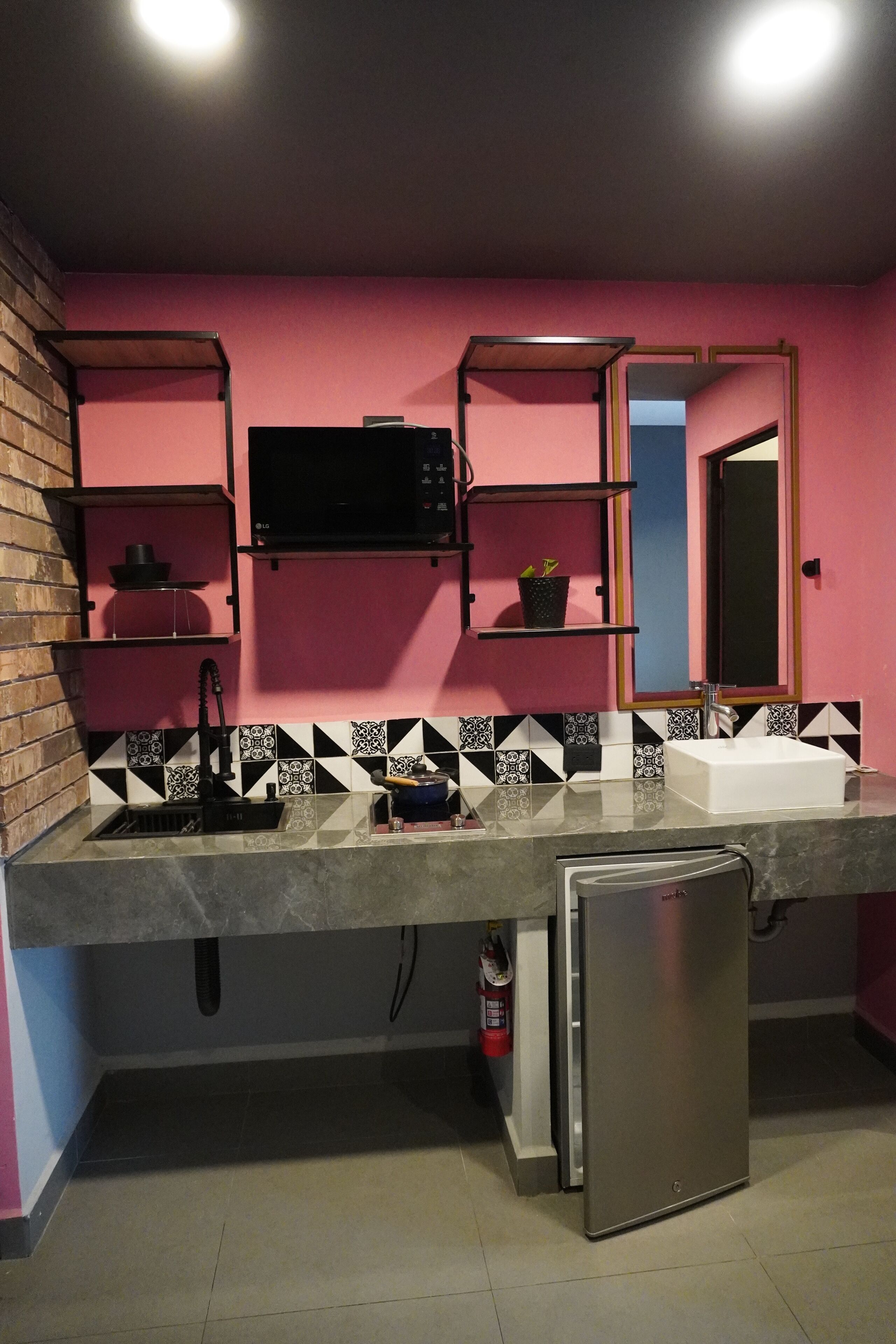 Foto - Estudios amueblados y equipados con cocineta en ubicación Céntrica MTY