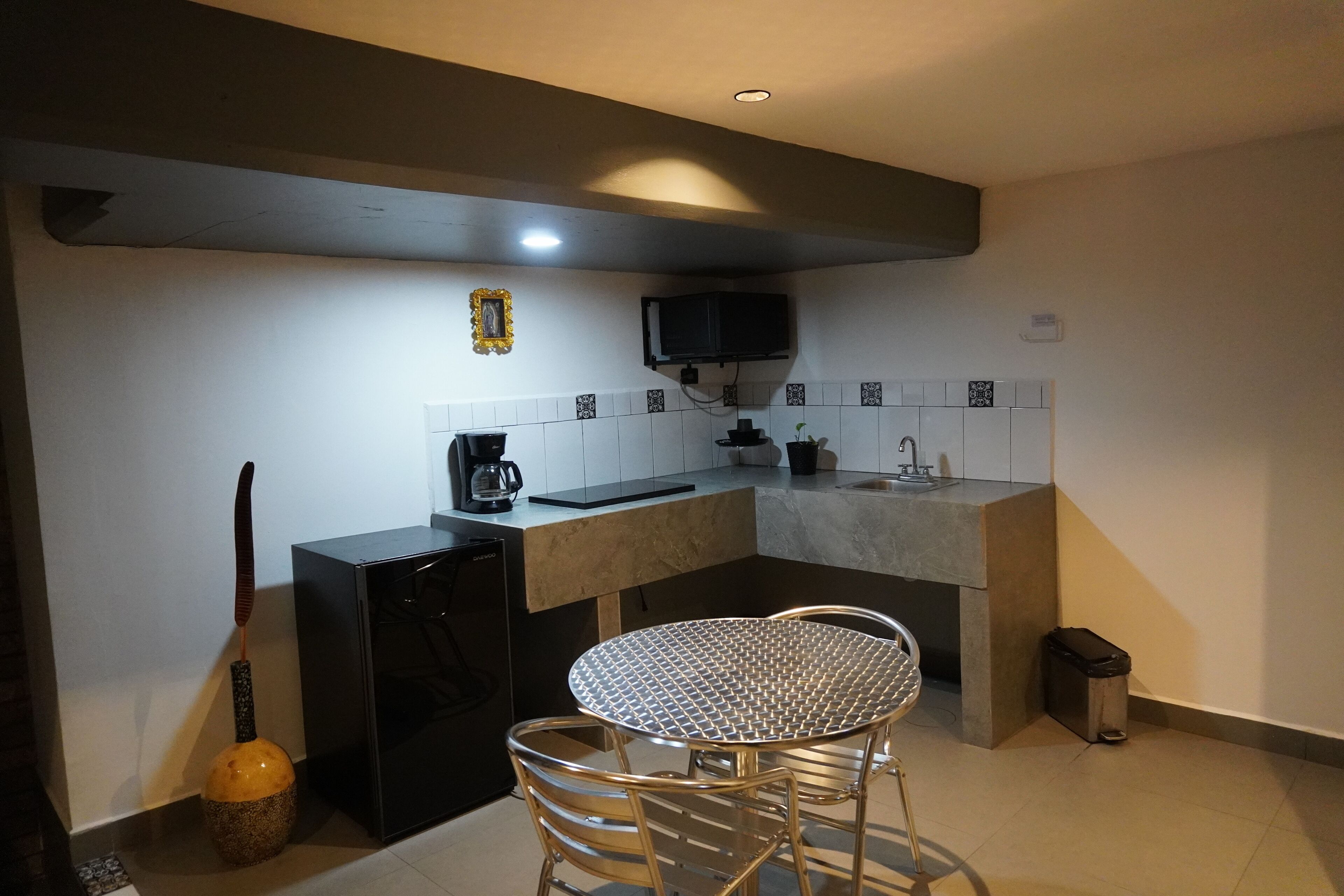 Foto - Estudios amueblados y equipados con cocineta en ubicación Céntrica MTY