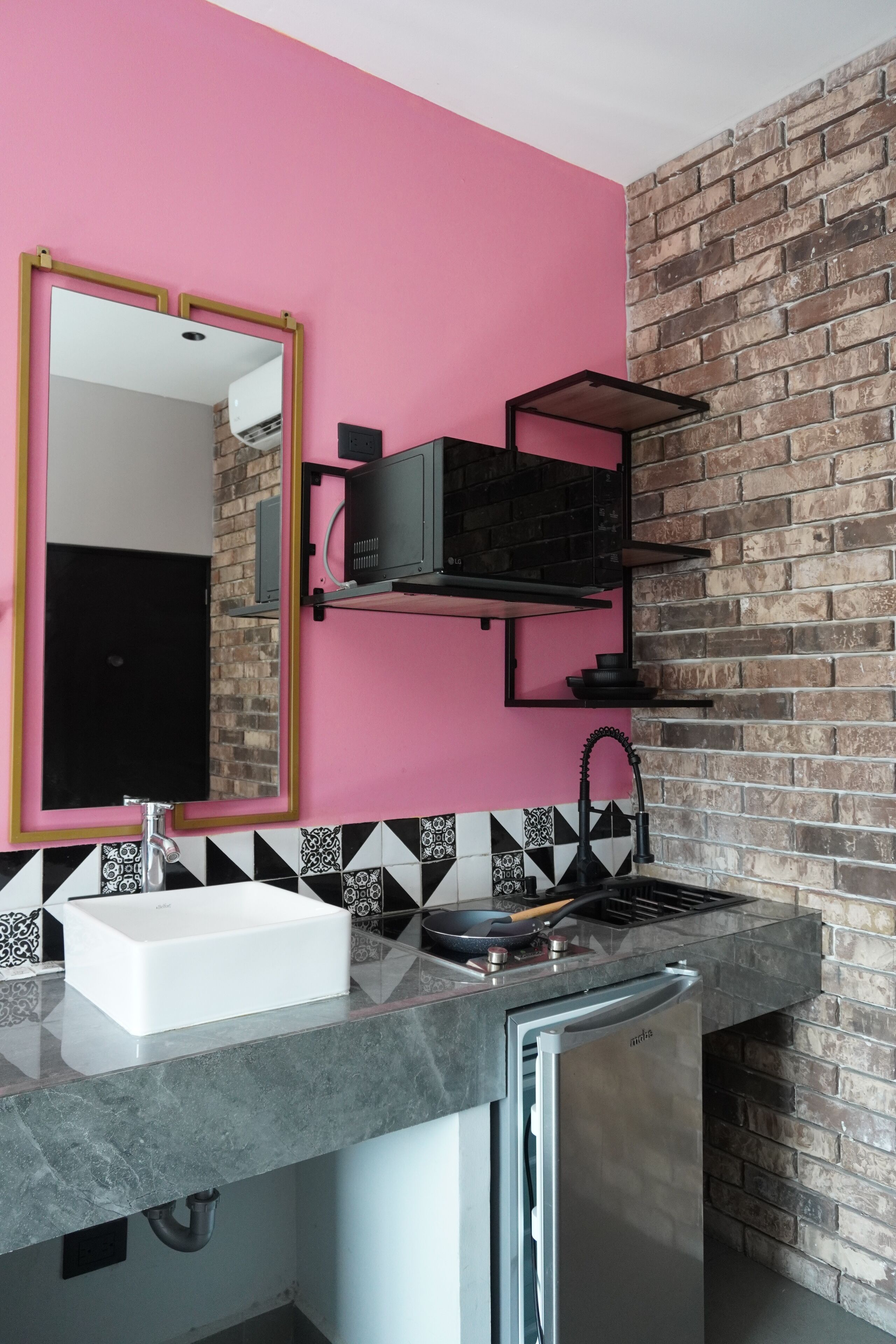 Foto - Estudios amueblados y equipados con cocineta en ubicación Céntrica MTY