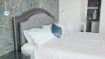 4 bedrooms, free WiFi, bed sheets