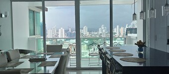 Lovely 4 Bedroom Condo with Pool - Punta Pacifica