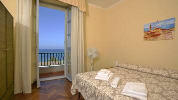 Apartamento básico, banheiro privativo (Casa Alice) | Parte interna