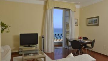 Apartamento básico, banheiro privativo (Casa Alice) | Parte interna