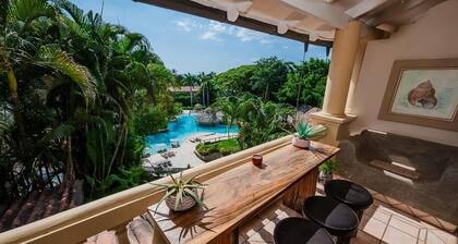 Ocean-View Condo / Lagoon Pool & Swim-Up Bar