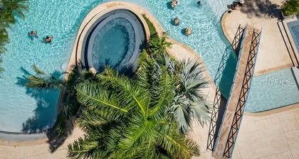 Ocean-View Condo / Lagoon Pool & Swim-Up Bar