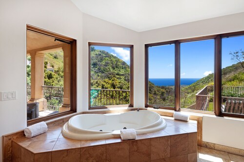 MALIBU - Latigo Beach Estate - Ocean Views, spacious with pool+hot tub