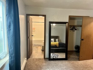 3 bedrooms, desk, free WiFi, bed sheets