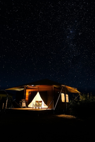Luxury Tent | Egyptian cotton sheets, premium bedding, pillowtop beds. Mitchell Grass Retreat