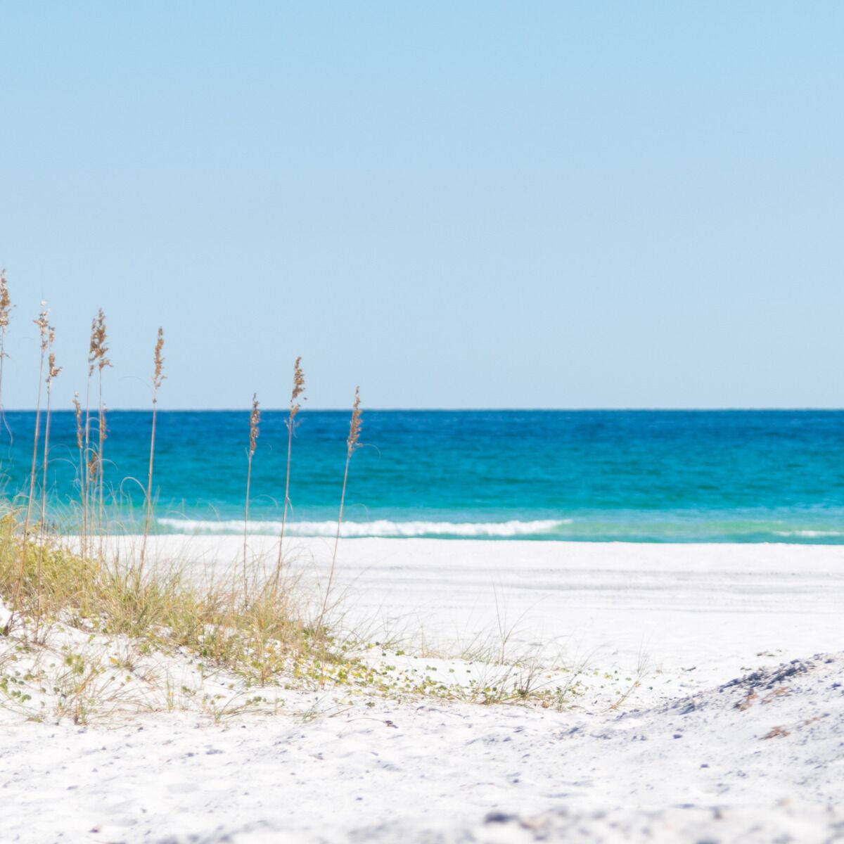Beach nearby, sun-loungers, beach towels