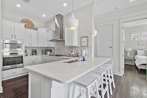 Fridge, microwave, oven, stovetop - Twickenham on 30A: Bright 2BR Gem Close to Beach, Pool, Events & Local Dining! (Inlet Beach)