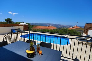 Outdoor dining - Villa Ernica: Holiday Villa To Rent, Pool, Views, WiFi, A/C (Meladeia)