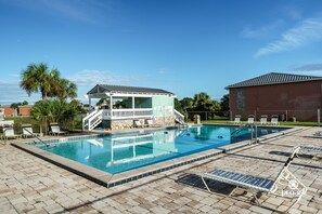 Ulkouima-allas, lämmitetty uima-allas