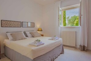 3 Schlafzimmer, Schreibtisch, Bügeleisen/Bügelbrett, kostenloses WLAN