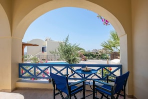 Apartment | Outdoor dining
