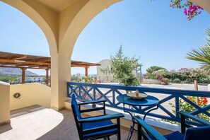 Apartment | Outdoor dining