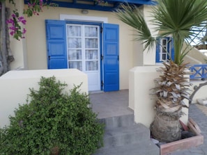 Apartment | Exterior detail - Santorious Spacious Apartment (Santorini)