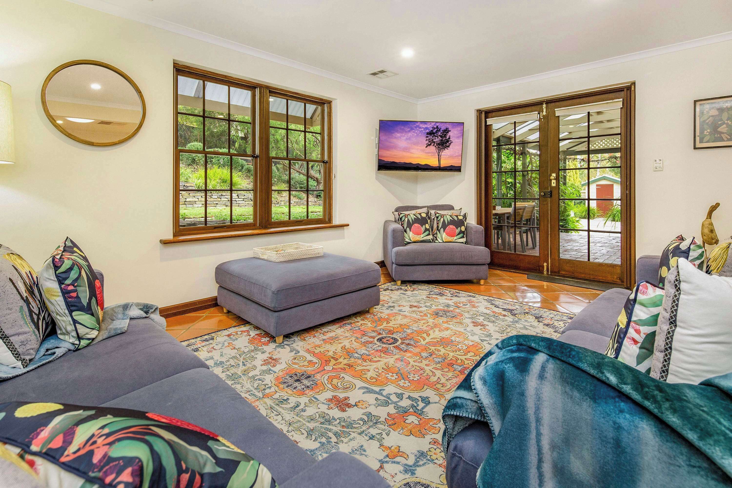 TV, fireplace, offices