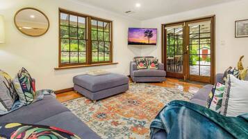 TV, fireplace, offices