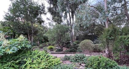 Belair! Redgum-Retreat - 4 bdrm - Wildlife