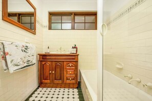 Uklassifisert bilde, 3 av 33, knapp