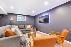 Smart TV y futbolito 