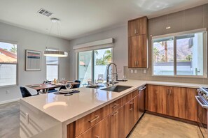 Fridge, microwave, stovetop, dishwasher
