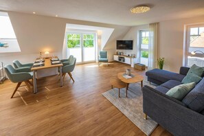 TV, stereo - Wattperle - Wunderschöne Obergeschosswohnung in Greetsiel (Krummhörn)