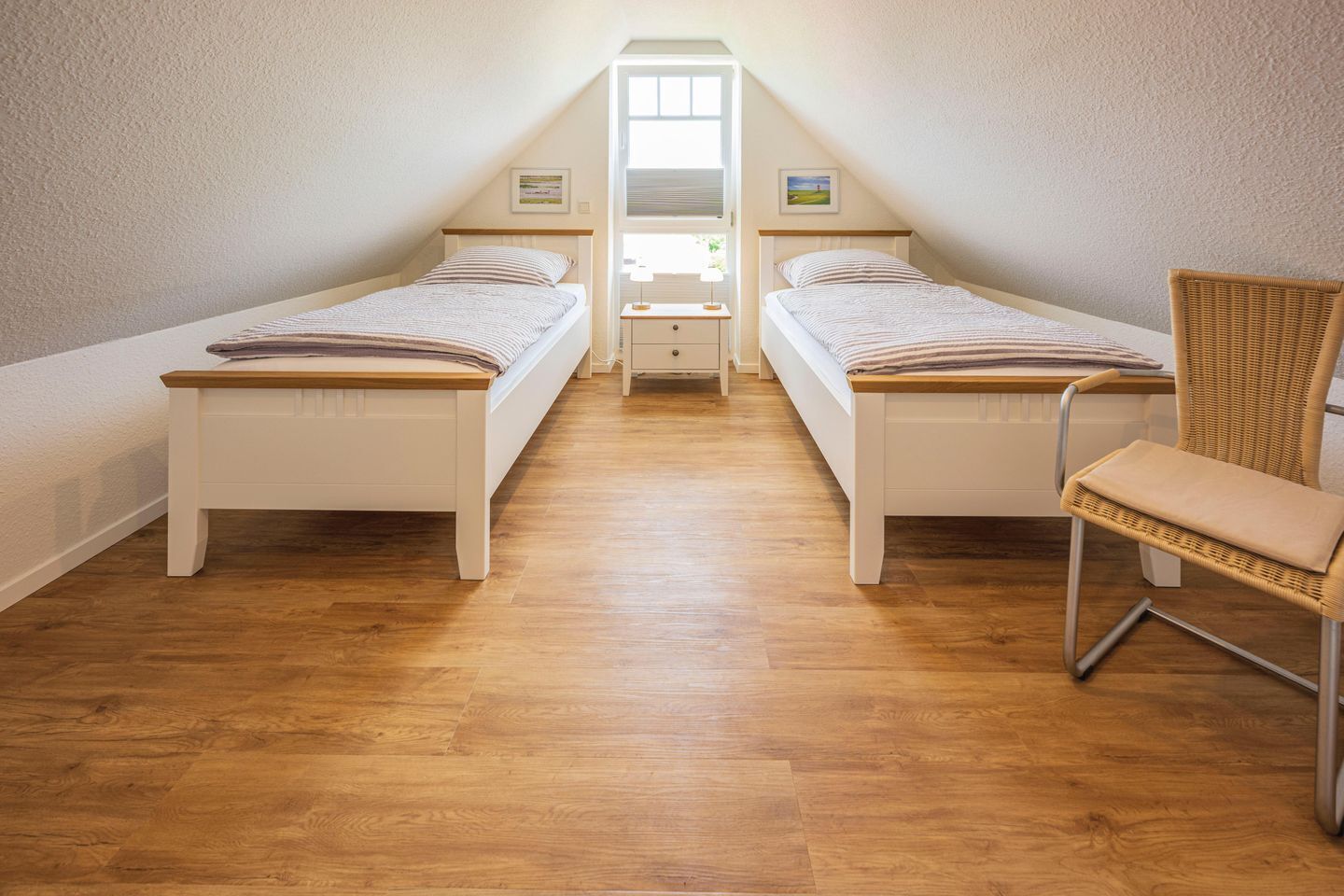 2 bedrooms, iron/ironing board, WiFi