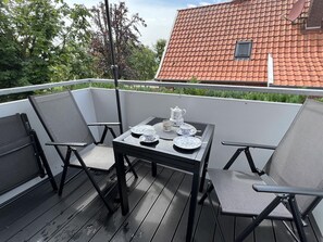 Outdoor dining - Boje - Nagelneue Hundefreundliche Obergeschosswohnung in Greetsiel! (Krummhörn)