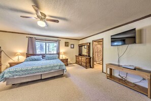 3 bedrooms, desk, iron/ironing board, WiFi