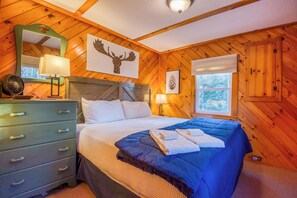 2 slaapkamers, een strijkplank/strijkijzer, reisbedje, wifi