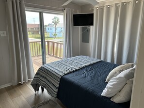 2 bedrooms, iron/ironing board, travel cot, WiFi