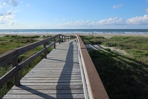 Beach nearby, sun-loungers, beach towels