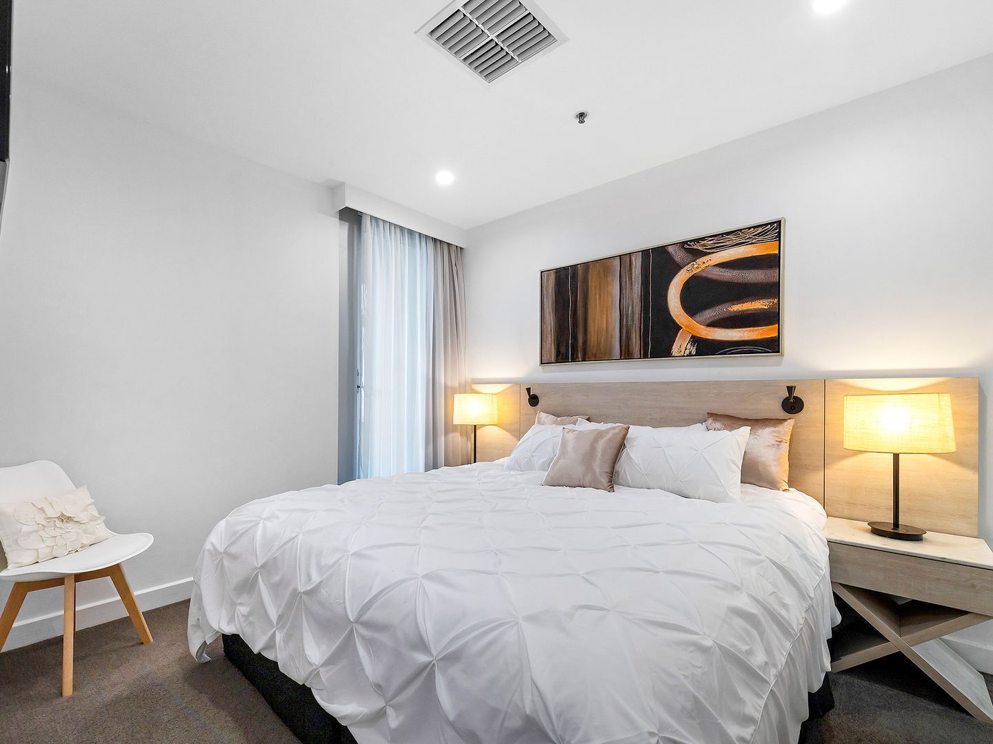 EXCLUSIVE Beach side 2-level Apartment with Spa