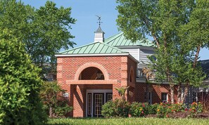 المنشأة من الخارج