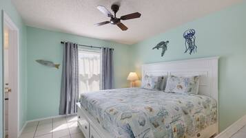 1 habitación, tabla de planchar con plancha y cuna de viaje