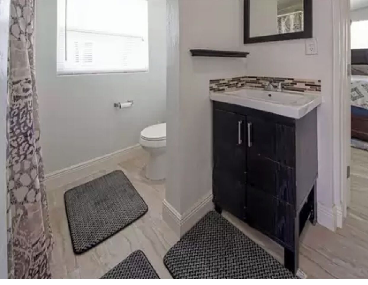 Combined shower/bathtub