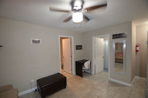 1 bedroom, desk, free WiFi, bed sheets