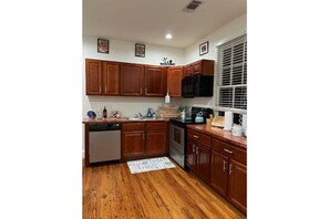 Private kitchen - dante cozy house (New Orleans)