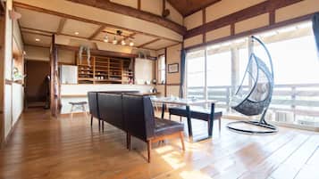 Comfort Villa | In-room dining