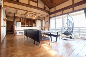 Comfort Villa | In-room dining - Villa Regalo 5LDK House (Beppu)