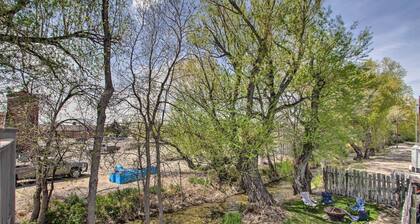 Chic Retro Retreat in Choteau: Walk to Dtwn!