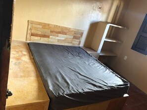 3 室のベッドルーム、WiFi (無料)