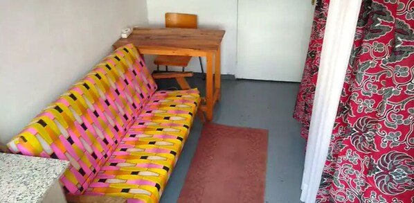 Interior - Cozy Tiny SQ at Gikondo (Kigali)