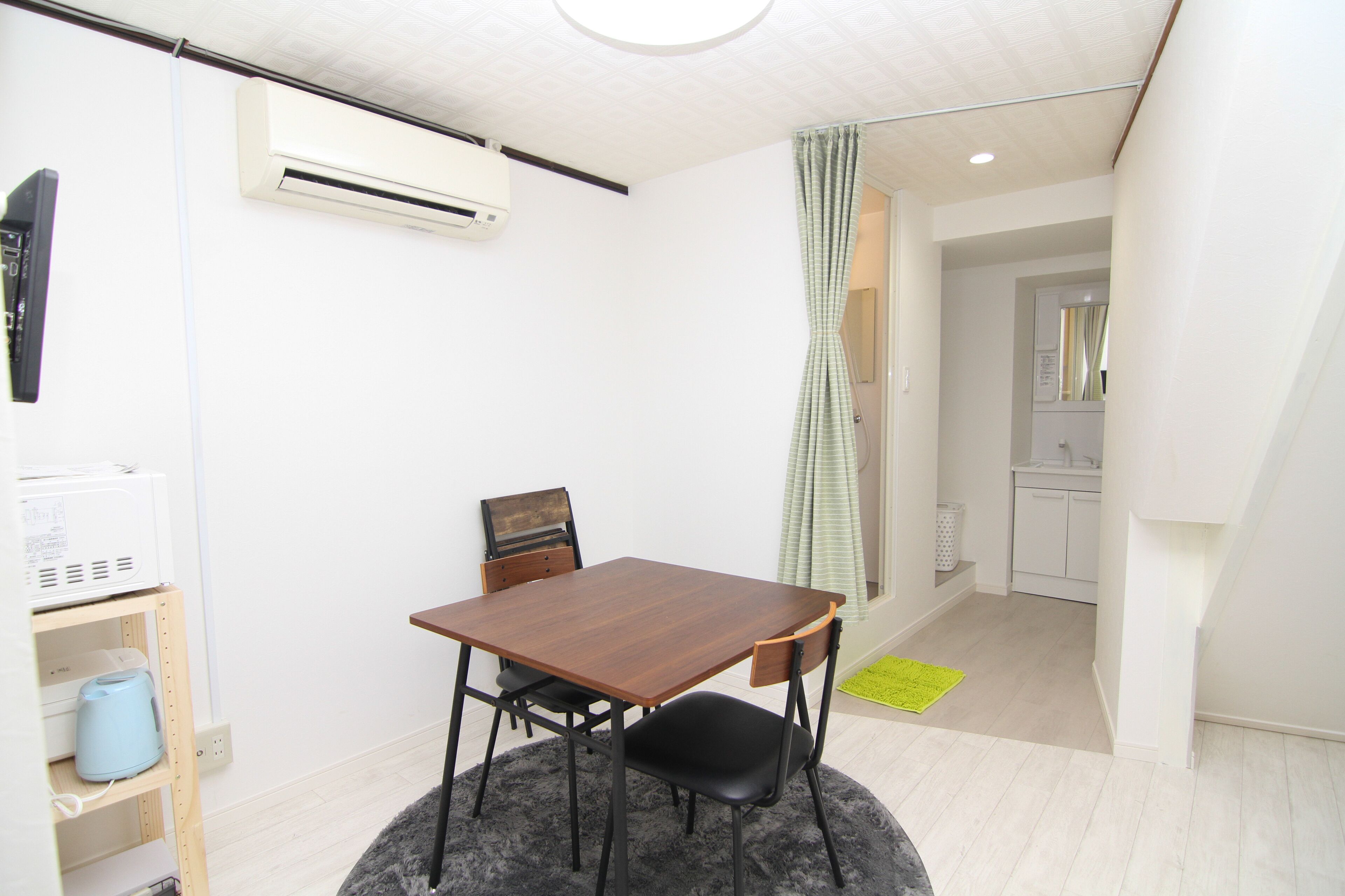 1 間睡房、手提電腦工作空間、遮光窗簾/窗簾、熨斗/熨衫板