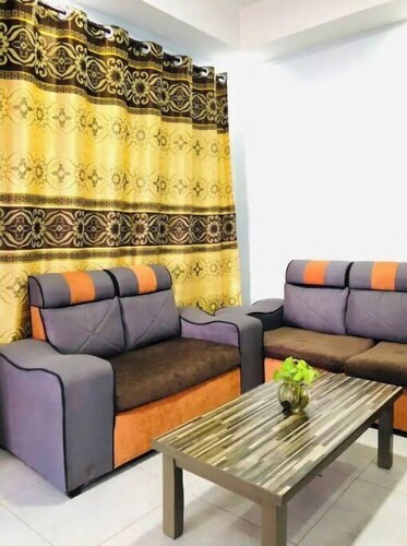 Homely apartment 5 minutes drive to town