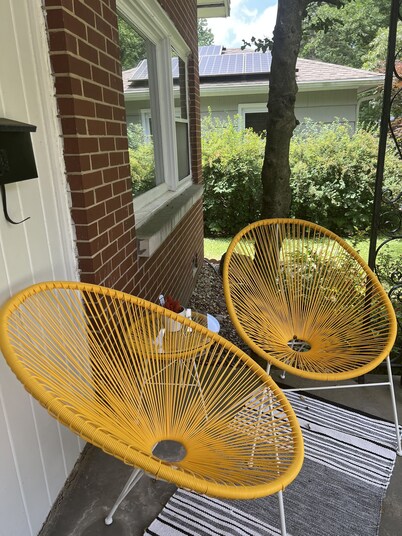 Monthly - Renovated Modern Mid-Century 3Br House - 2 blocks from U of Illinois.