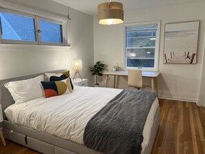 3 habitaciones, escritorio, tabla de planchar con plancha y wifi gratis